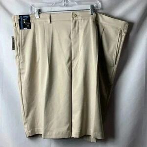 NWT ROUNDTREE & YORKE‎  PERFORMANCE CORE COMFORT PLEATED FROMT SHORTS TAN
